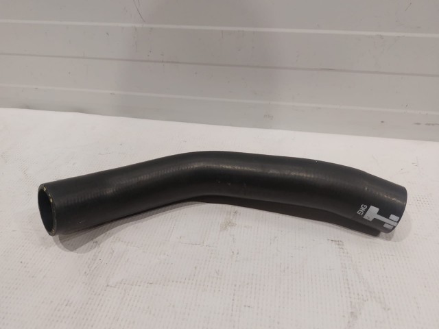 Upper Hose (right)